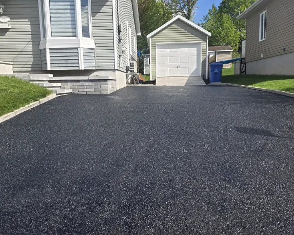 Excavation et préparation de terrain pour entrée de cour à La Prairie